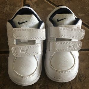 Nike sneakers size us 5 toddler.